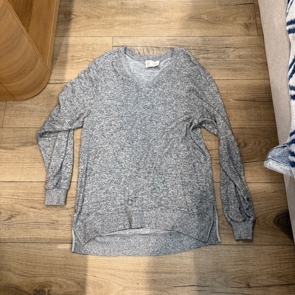 Saturday Sunday Anthropologie Small Women’s Heather Gray V-Neck Sweater - Picture 1 of 3